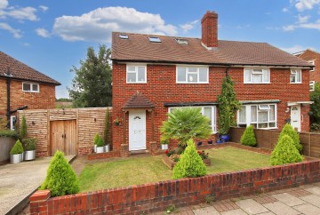 image of 76 Chamberlain Crescent, West Wickham