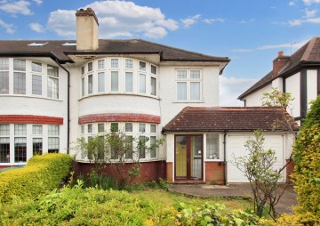 image of 26 Bennetts Way, Croydon